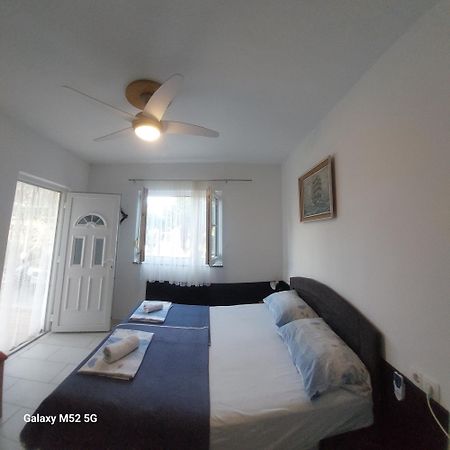 Apartmani Lana Rab Kampor エクステリア 写真