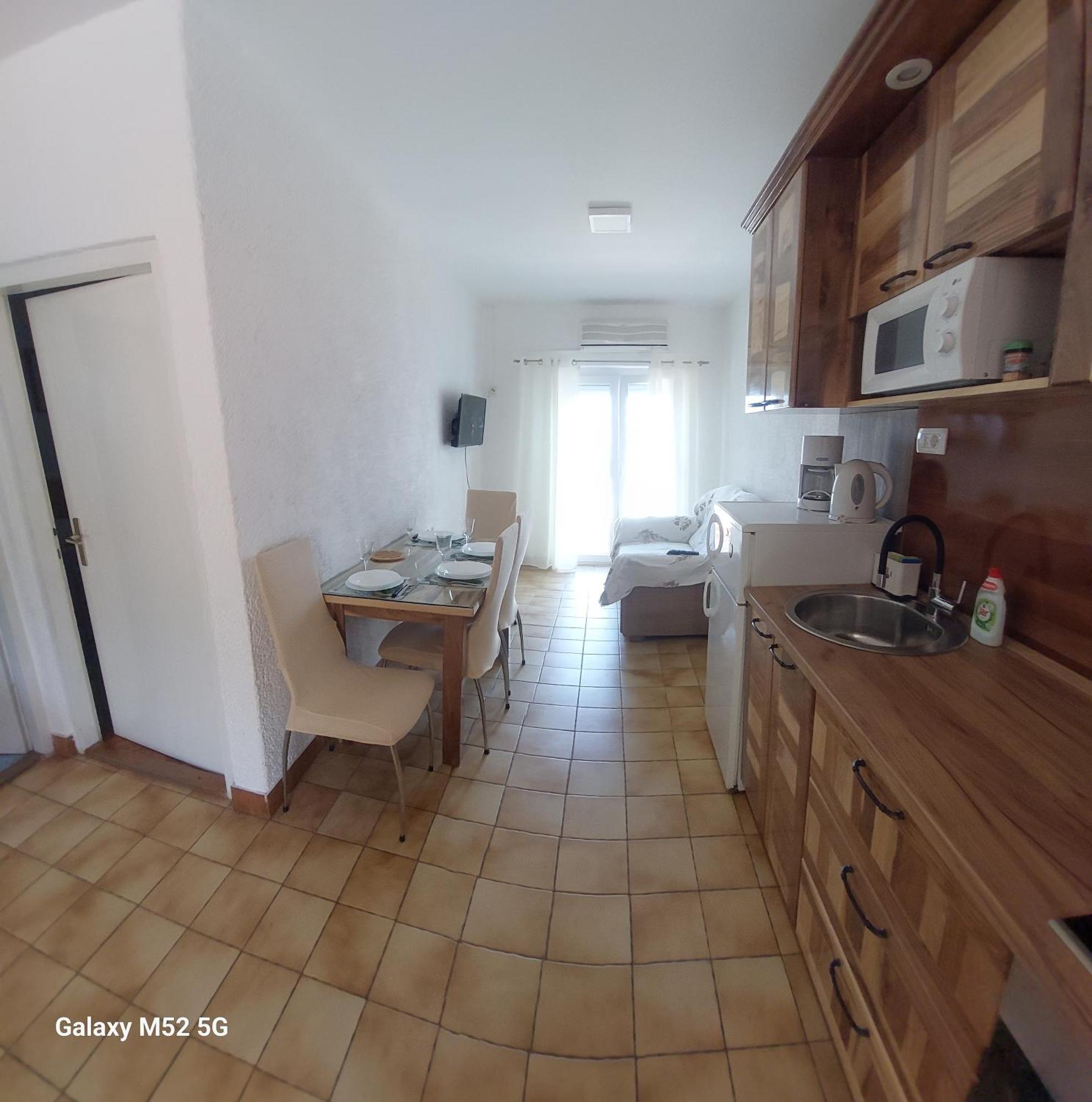 Apartmani Lana Rab Kampor エクステリア 写真