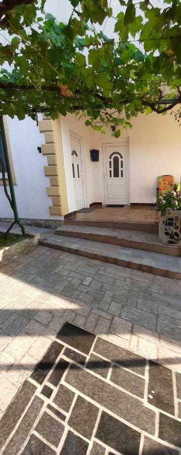 Apartmani Lana Rab Kampor エクステリア 写真