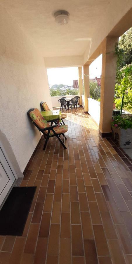 Apartmani Lana Rab Kampor エクステリア 写真